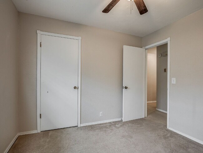Building Photo - Updated 4-Bedroom Home with Spacious Layou...