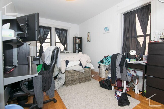 Building Photo - Beautiful apartment/ great value in Bright...