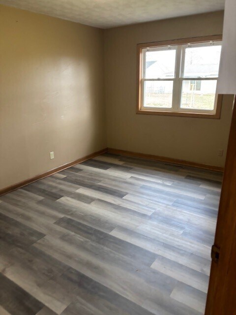 Building Photo - 2038 S Fairway Ave