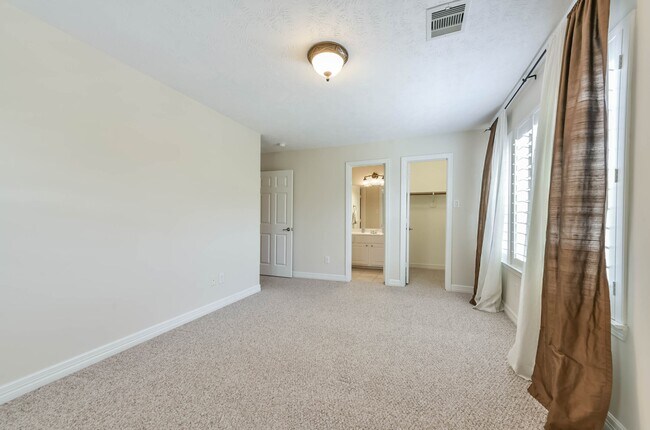 Building Photo - 12438 Golden Thistle