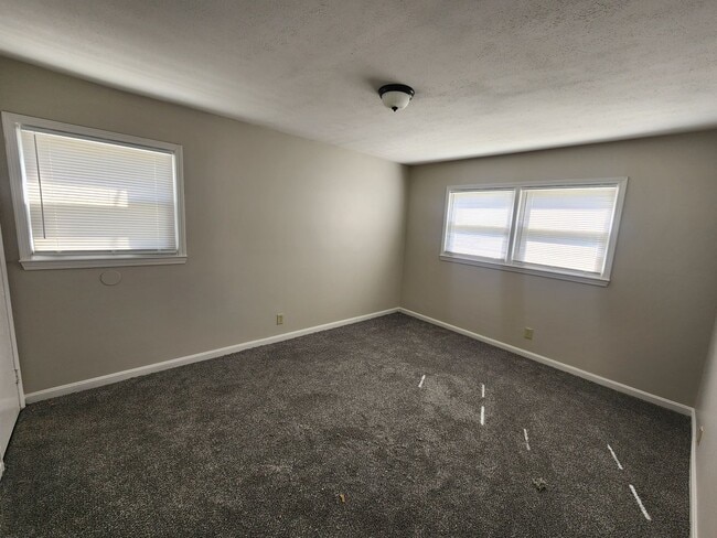 Building Photo - Newly updated 3 bedroom 1.5 bath home for ...
