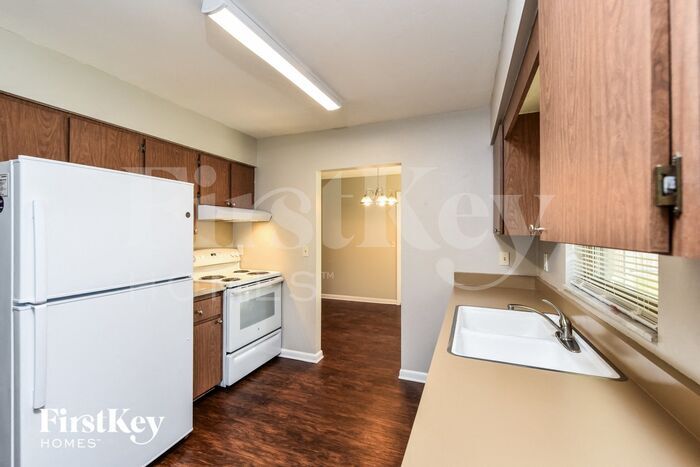 Building Photo - 18150 Adams Cir