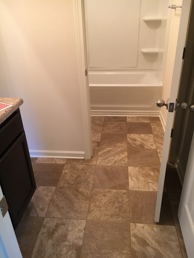 Building Photo - Doss Ferry Community in Kimberly Al  2 story house built 2017, 3 Bedroom, 2.5 bathroom house with...