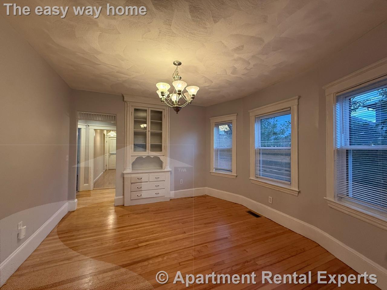 Building Photo - 110 W Quincy St