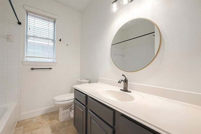 Building Photo - 23759 River Pl Dr