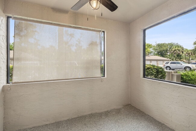 Building Photo - 9 Arbor Club Dr