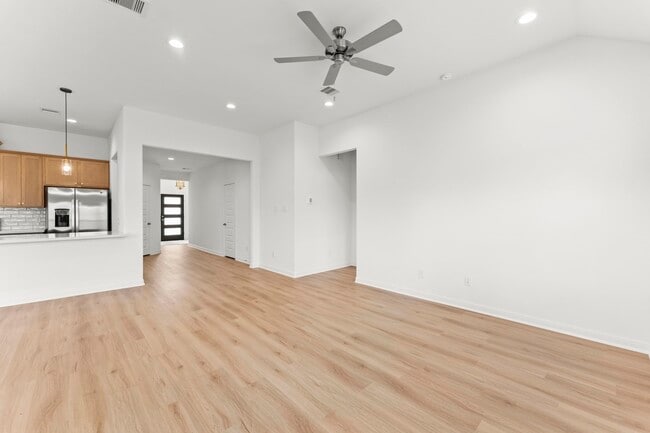 Building Photo - 11820 Whirlaway Dr