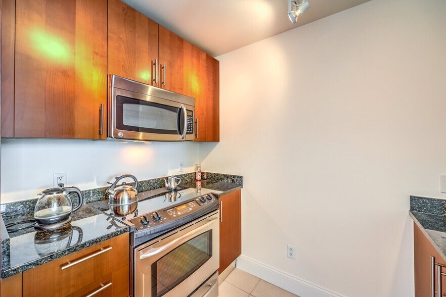 Building Photo - 200 W Sahara Ave