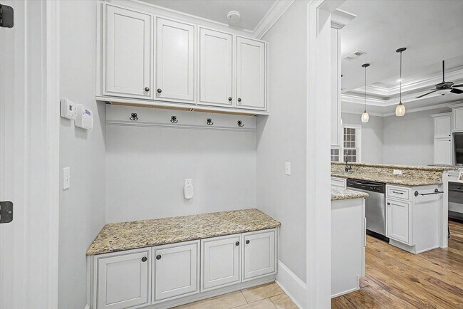 Building Photo - 7492 Sunny Mariana Ct