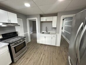 Building Photo - 17 Duxbury Rd