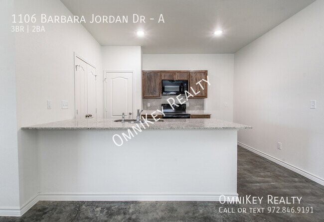 Building Photo - 1106 Barbara Jordan St