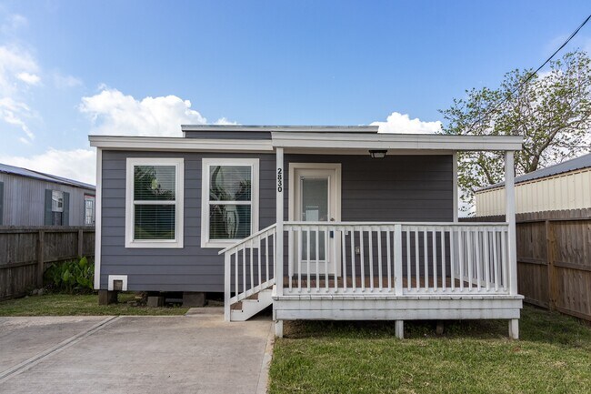 Building Photo - 2830 Bay Oaks Harbor Dr