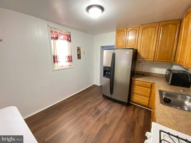 Building Photo - 3027 Weikel St