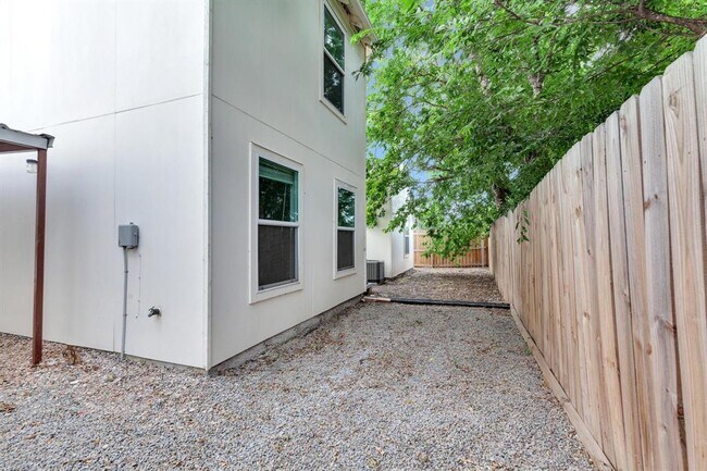 Building Photo - 350 Debus Dr