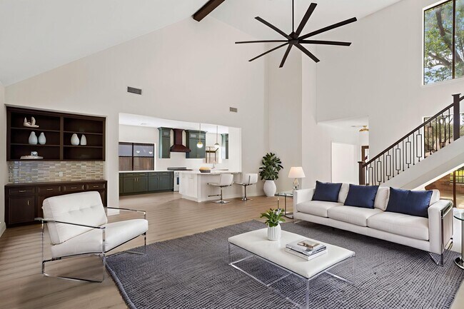 Building Photo - 3223 Country Club Blvd