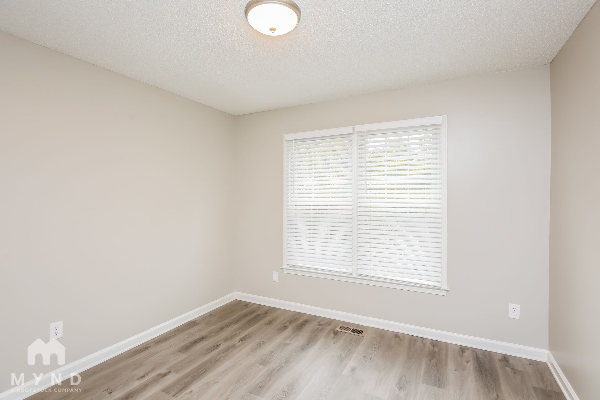 Building Photo - 374 Shoal Ct