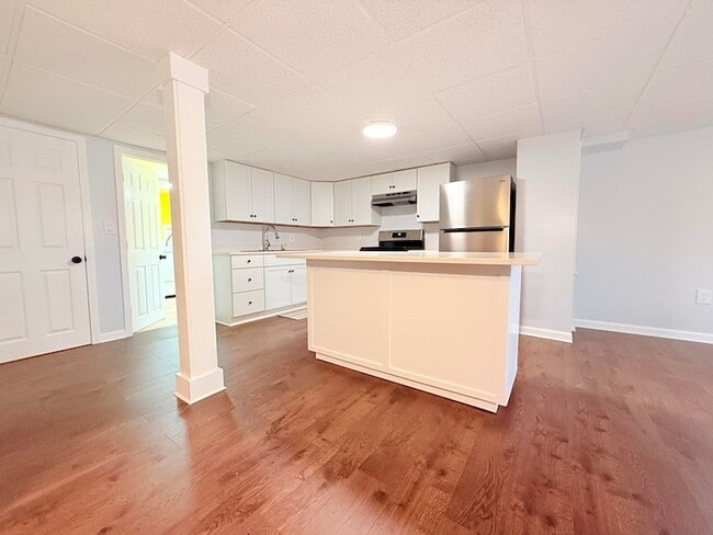 Building Photo - 286 Ceda Rd