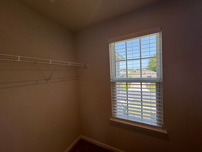 Building Photo - Ready Now: Panther Creek Two-Story Single Family Home