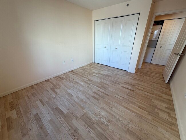 Building Photo - 8 Museum Way