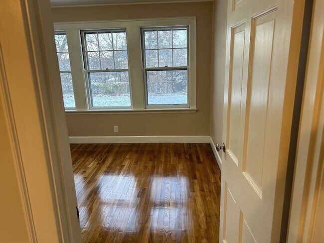 Building Photo - 20-22 Randall Avenue Unit 1