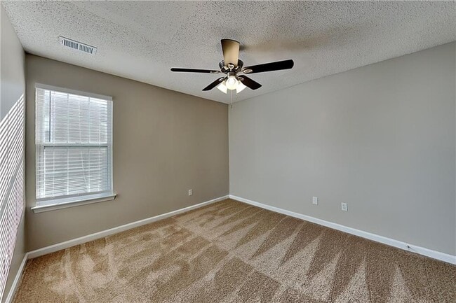 Building Photo - 209 Bainbridge Cir