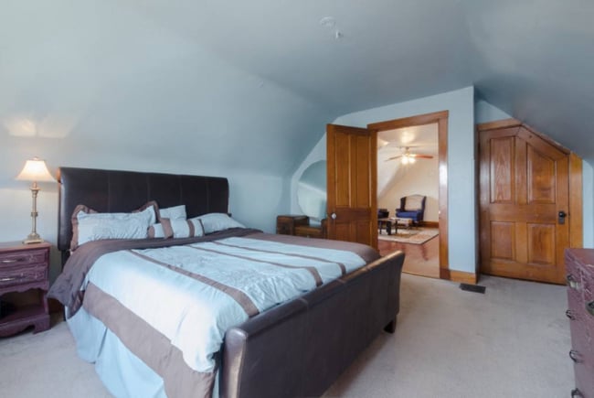 Building Photo - 2451 Maplewood Ave