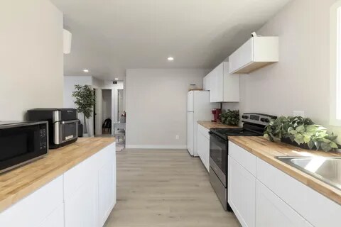 Building Photo - 53 SW Eastern Ave