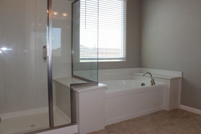 Building Photo - 170 Dnieper River Way