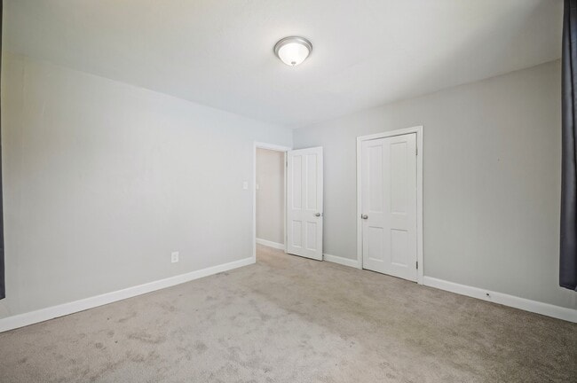 Building Photo - 3600 Mariner Ave