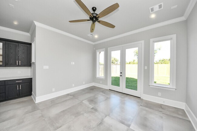 Building Photo - 6322 Milwee St