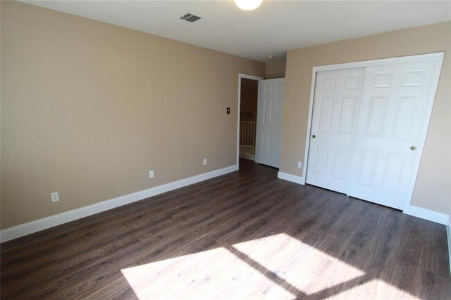 Building Photo - 3309 Kissman Dr