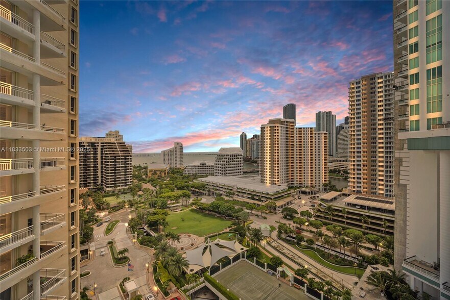 Primary Photo - 888 Brickell Key Dr