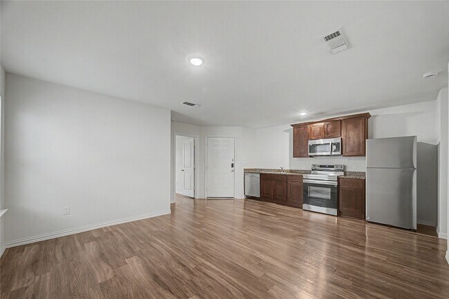 Building Photo - 5409 Nielan St
