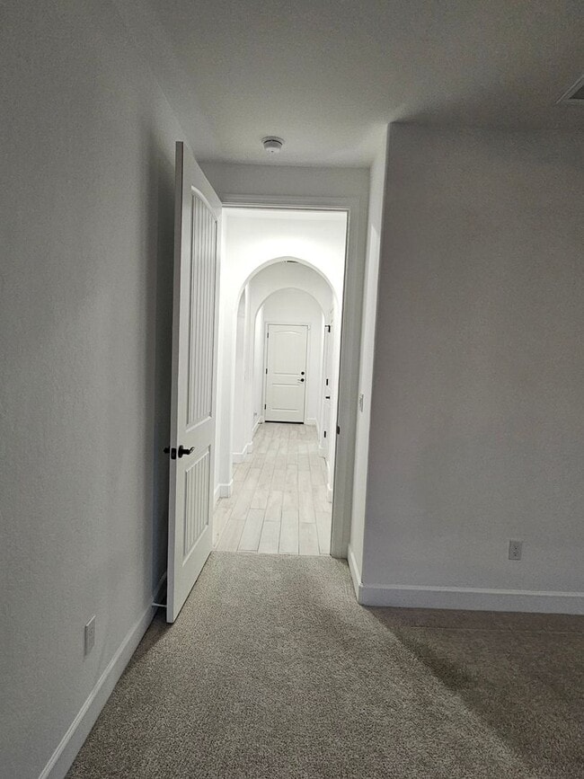 Building Photo - Beautiful Home in Gated Community