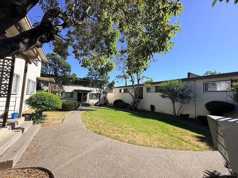 Building Photo - 1650 159th Ave