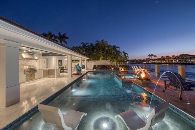 Building Photo - 3109 NE 42nd Ct