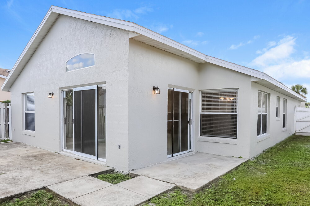 Building Photo - 3235 Brewster Dr