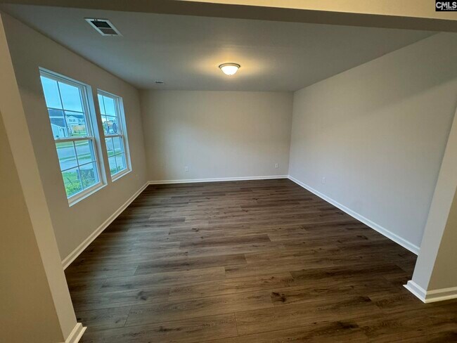 Building Photo - 3026 Hallsdale Dr