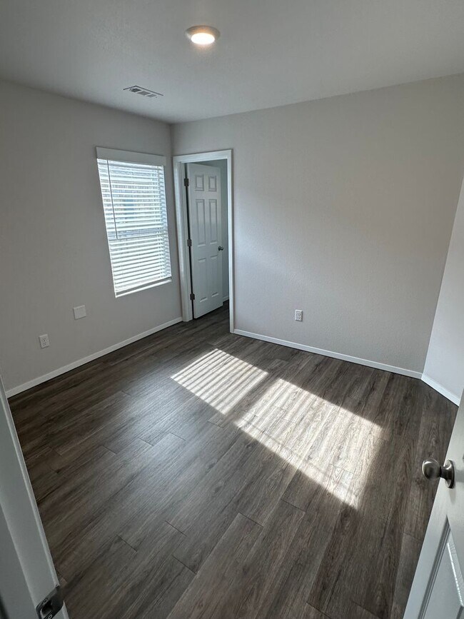 Building Photo - *Rent FREE until May 1- NO HIDDEN FEES!*  NEW Four Bedroom | Two Bath Home in Fort Smith