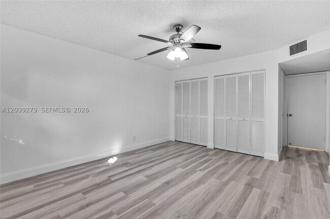 Building Photo - 8513 Old Country 415
