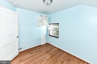 Building Photo - 1028 S Edison St