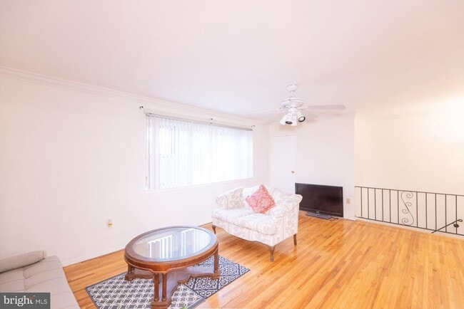 Building Photo - 187 Evergreen Rd