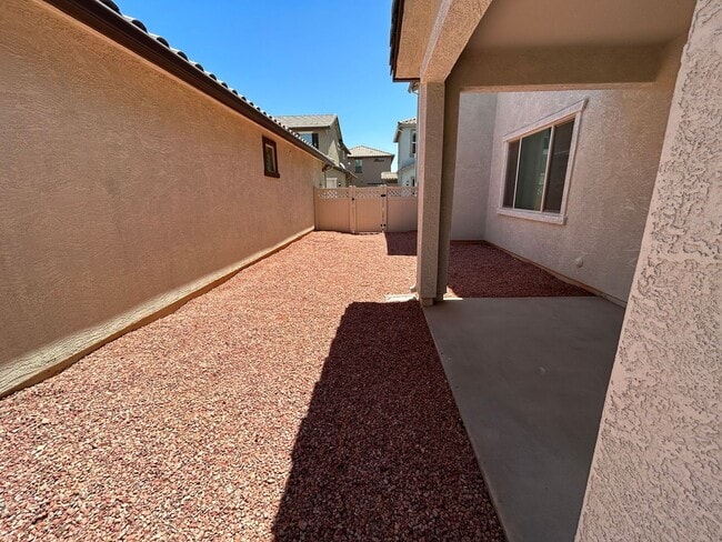 Building Photo - 4046 E Ranch Rd