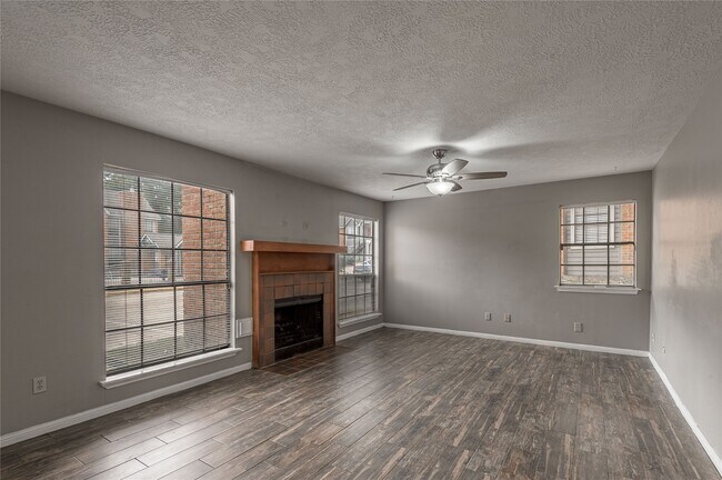 Building Photo - 2402 Sycamore Ave