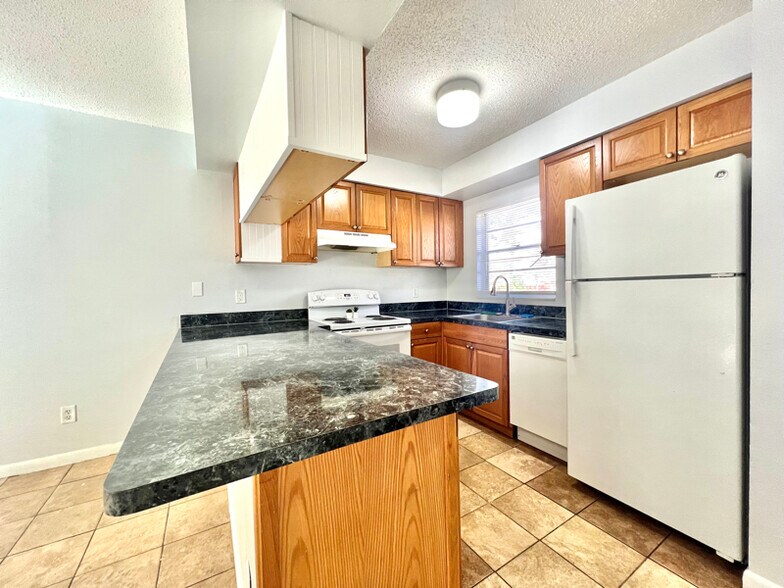 Building Photo - 2734 62nd Ave N