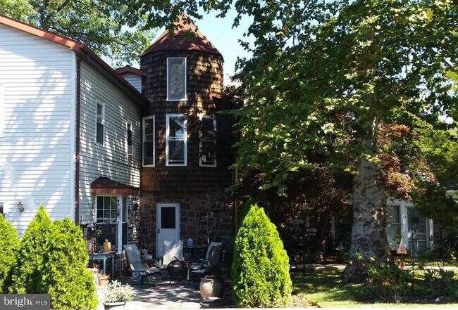 Building Photo - 1620 W Main St