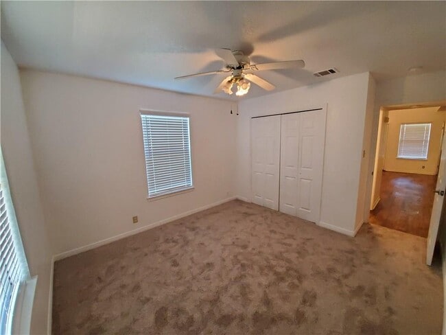 Building Photo - 108 Verna Spur