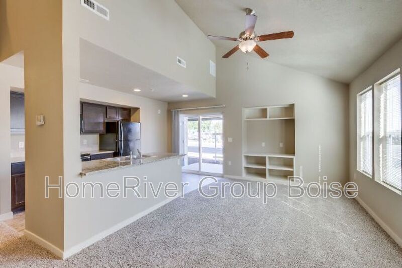 Building Photo - 8950 W Shellie Ln