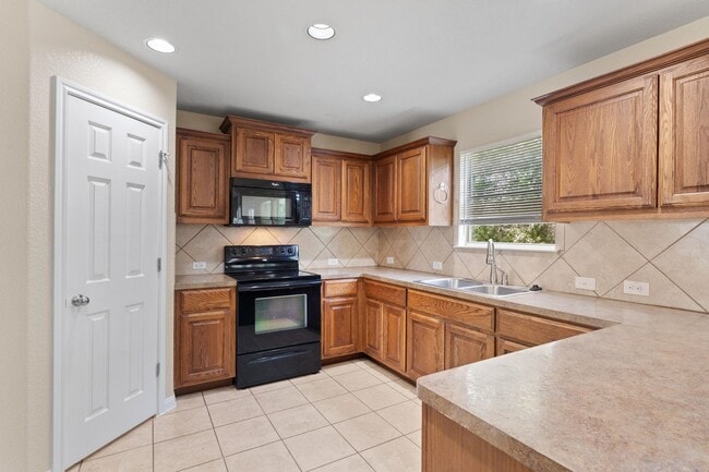 Building Photo - 113 Gregory Cove