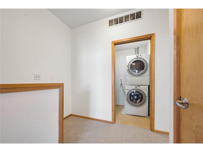 Building Photo - 2818 Aldrich Ave S